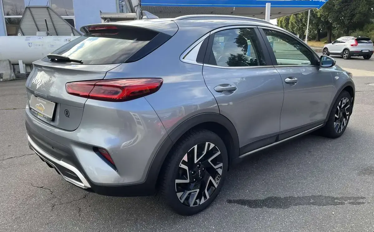 Gebraucht Kia XCeed Vision 160 PS (117 kW) 2024 (css) lunarsilber met. SUV