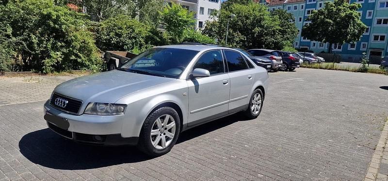 Silber Gebraucht 2002 Audi A4 Limousine | 1.800 € (Guter Preis) - Bild 1/4
