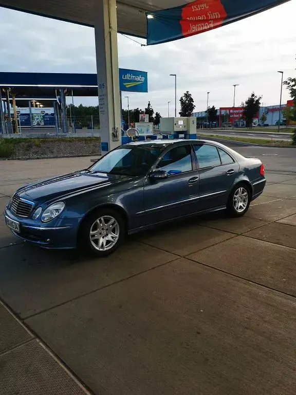 Gebraucht Mercedes E280 Avantgarde 190 PS (139 kW) 2006 Blau Limousine