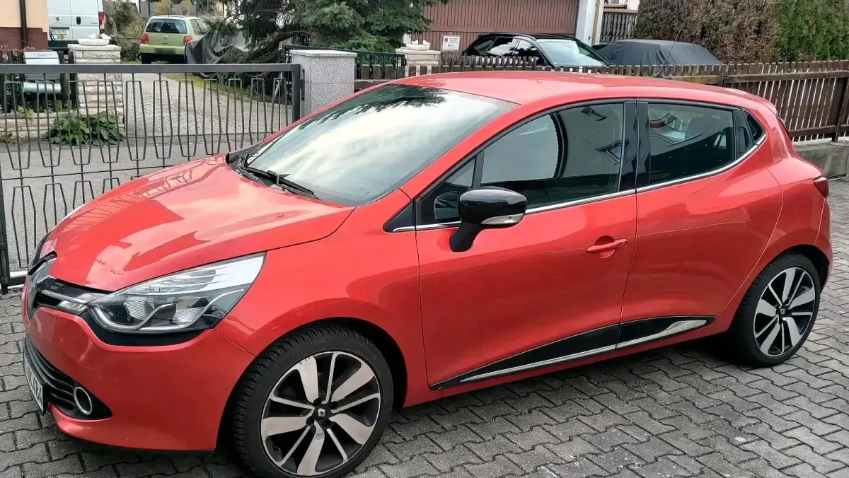 Gebraucht Renault Clio 90 PS (66 kW) 2015 Rot Kleinwagen