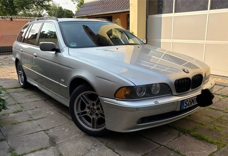 Silber Gebraucht 2001 BMW 520 Kombi | 2.700 € (Fairer Preis) - Bild 1/4