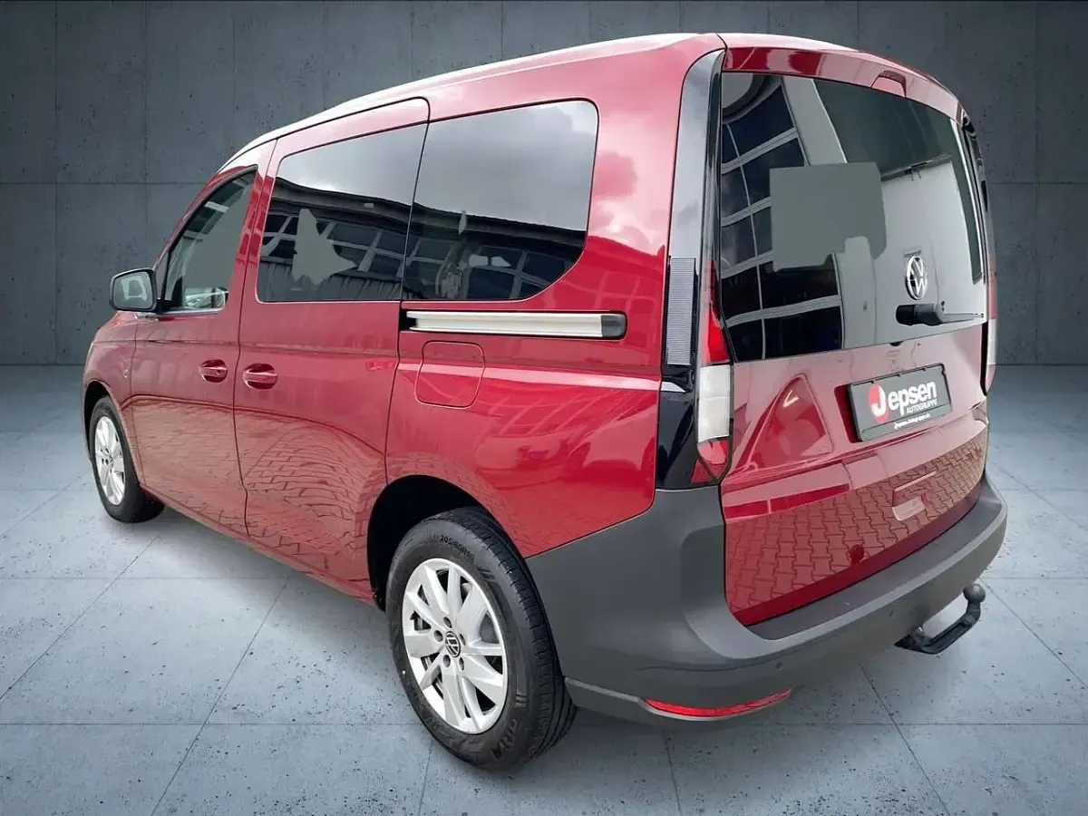 Gebraucht VW Caddy Basis 102 PS (75 kW) 2024 Fortanarot Van / Kleinbus