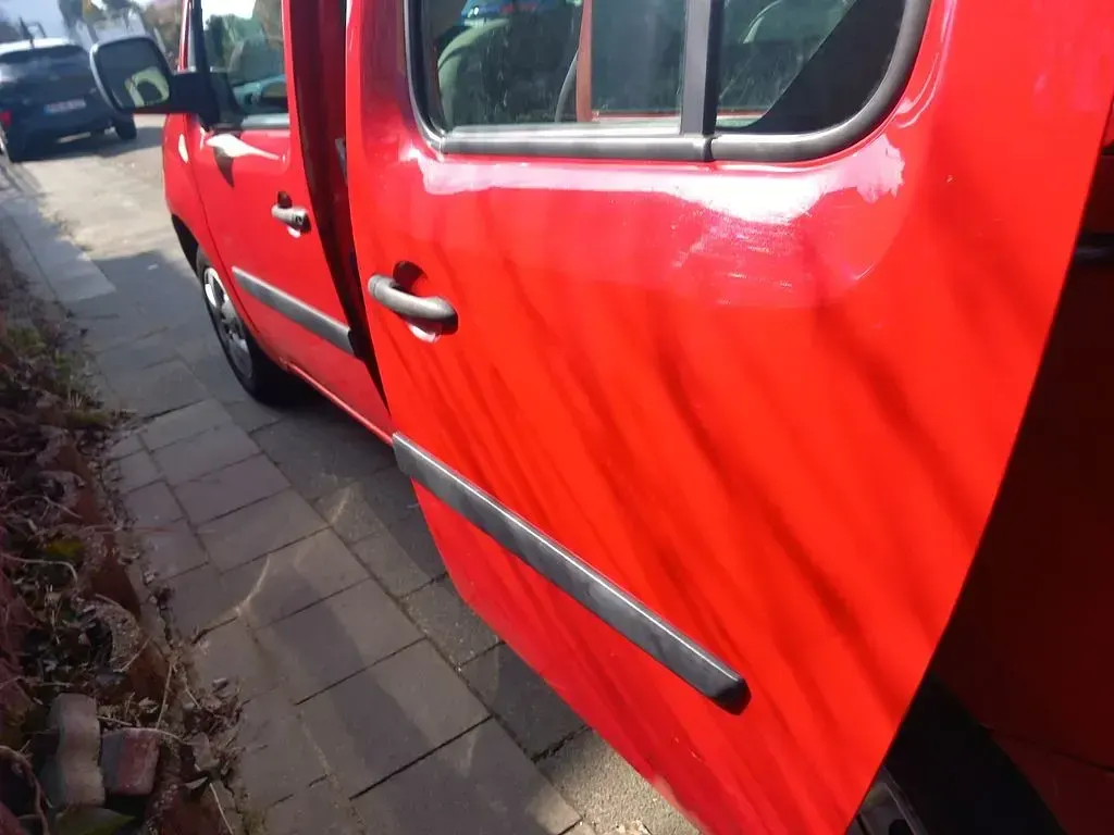 Gebraucht Renault Kangoo Privilege 106 PS (77 kW) 2009 Rot Van / Kleinbus