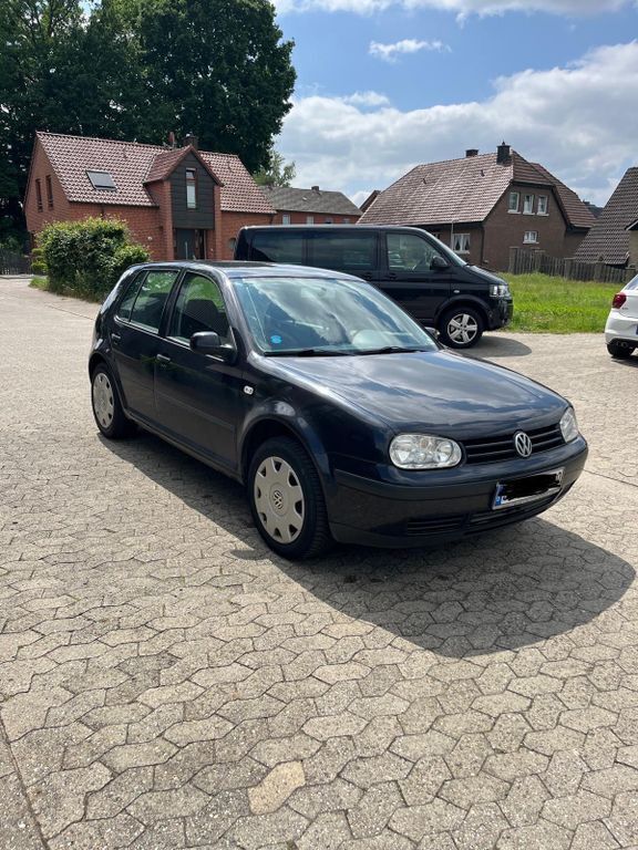 Schwarz Gebraucht 2000 VW Golf IV Edition Limousine | 1.100 € (Fairer Preis) - Bild 1/4