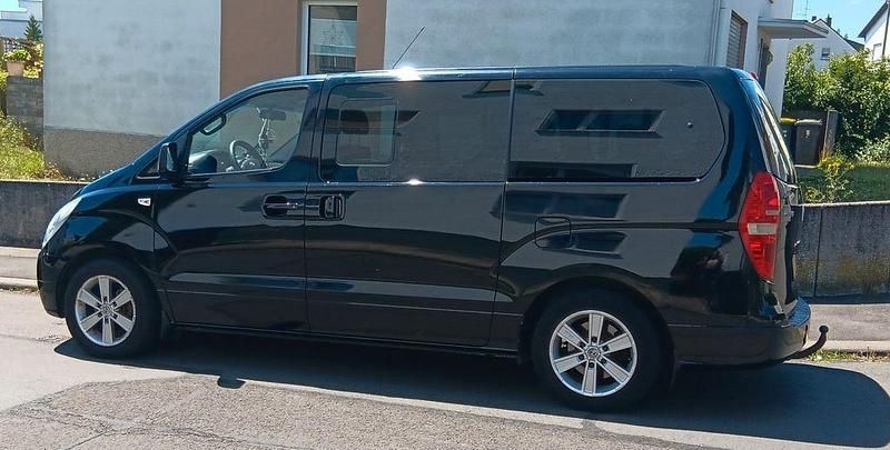 Gebraucht Hyundai H-1 170 PS (125 kW) 2009 Schwarz Van / Kleinbus