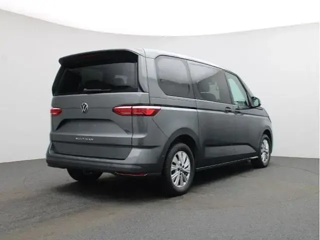 Gebraucht VW Multivan Life 150 PS (110 kW) 2025 Grau Van / Kleinbus