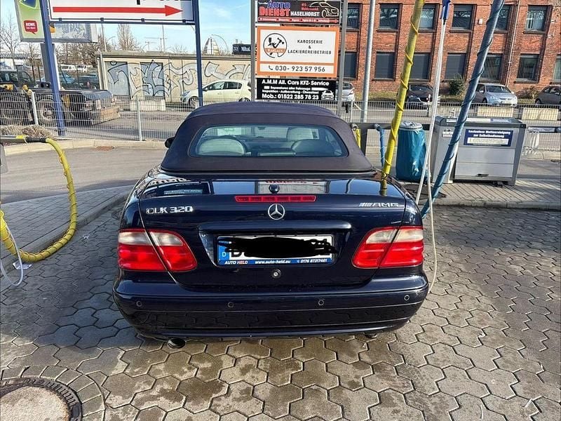 Gebraucht Mercedes CLK200 Elegance 163 PS (119 kW) 2003 Blau Cabrio