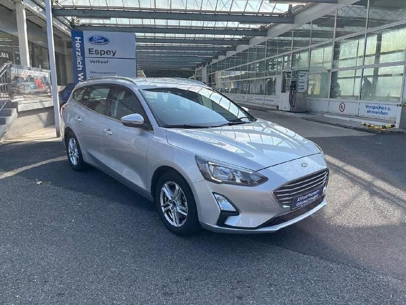 Polarsilber metallic (metallic) Gebraucht 2021 Ford Focus Cool & Connect Kombi | 19.990 € (Fairer Preis) - Bild 1/4