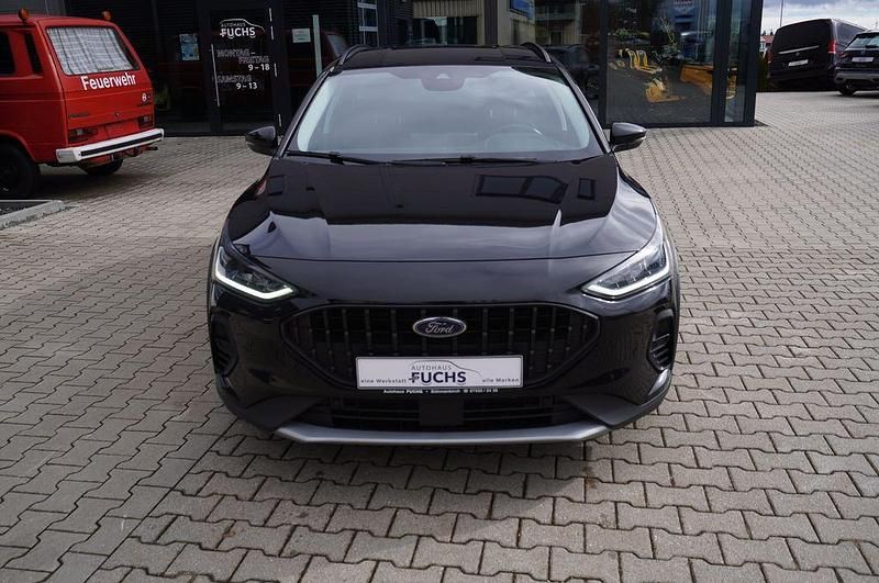 Gebraucht Ford Focus Active X 116 PS (85 kW) 2023 Schwarz Limousine