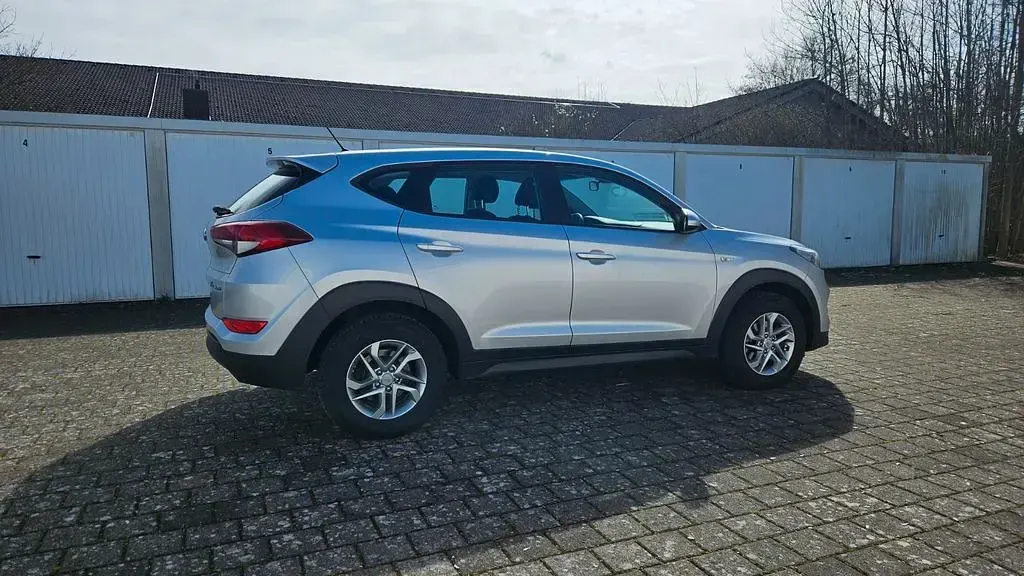 Gebraucht Hyundai Tucson 116 PS (85 kW) 2016 Silber SUV