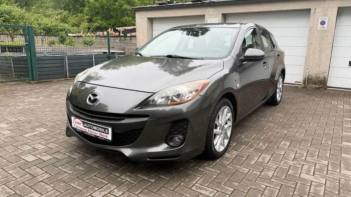 Używany Mazda 3 Edition 105 KM (77 kW) 2012 Szary Hatchback