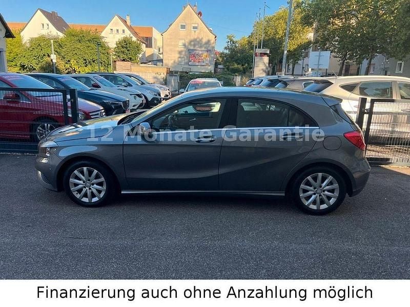 Gebraucht Mercedes A180 Sport 122 PS (89 kW) 2015 Grau Limousine
