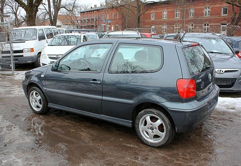 Gebraucht VW Polo Trendline 50 PS (36 kW) 2001 Grau Limousine