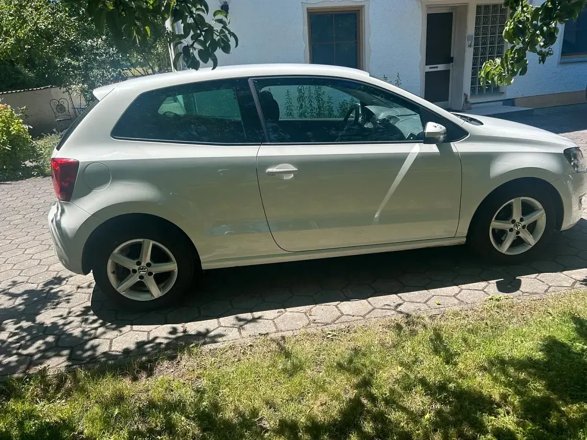 Gebraucht VW Polo 60 PS (44 kW) 2010 Weiß Kleinwagen