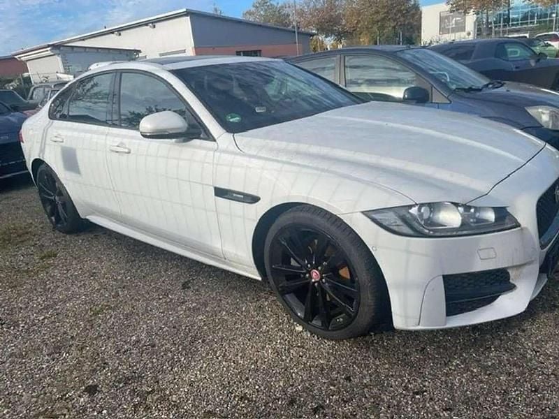 Yulong white Gebraucht 2015 Jaguar XF R-Sport Limousine | 16.989 € (Guter Preis) - Bild 1/4