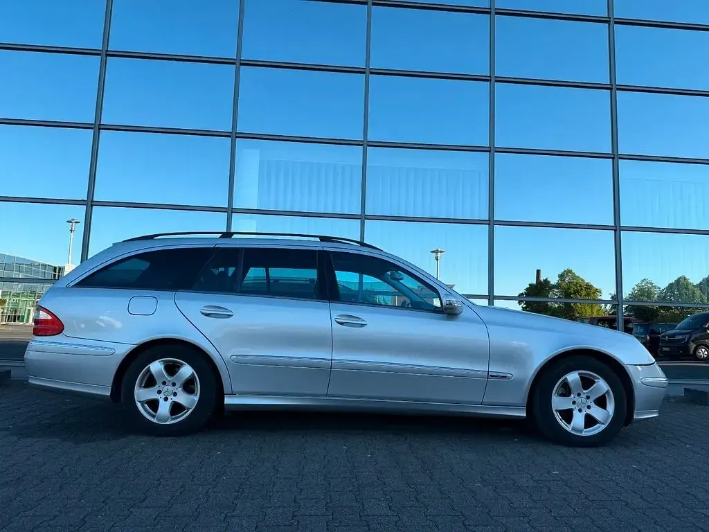 Gebraucht Mercedes E220 150 PS (110 kW) 2004 Silber Kombi
