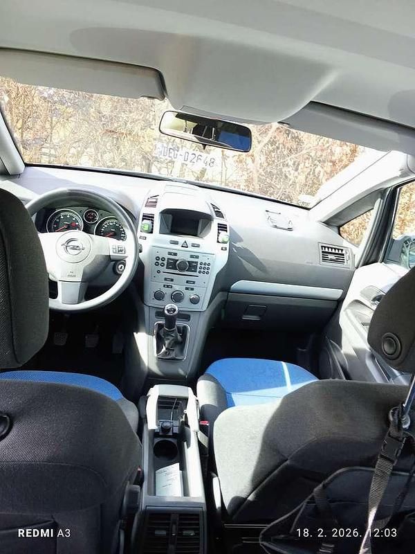 Gebraucht Opel Zafira Selection 116 PS (85 kW) 2009 Silber Van / Kleinbus