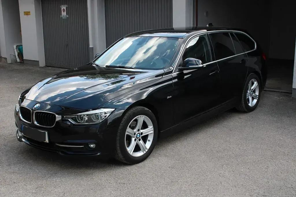 Gebraucht BMW 318 Sport Line 150 PS (110 kW) 2015 Schwarz Kombi