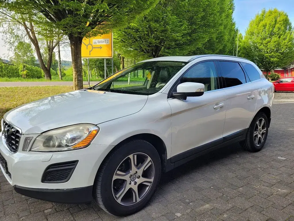 Gebraucht Volvo XC60 Summum 205 PS (150 kW) 2011 Weiß SUV