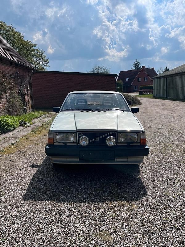 Usado Volvo 740 82 CV (60 kW) 1985 Verde Berlina