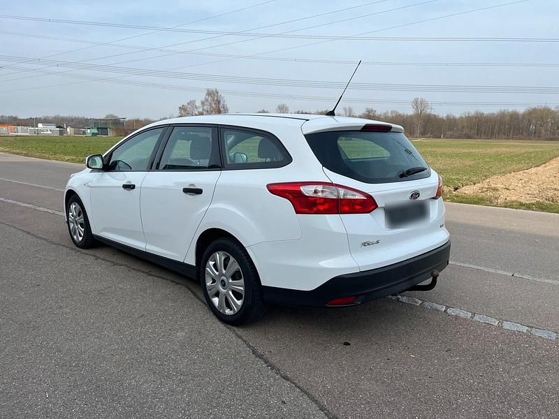 Gebraucht Ford Focus 2013 Weiß Kombi