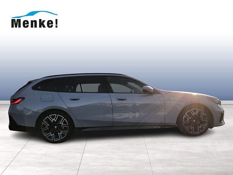 Gebraucht BMW 520 M Sport 197 PS (144 kW) 2025 Grau Limousine