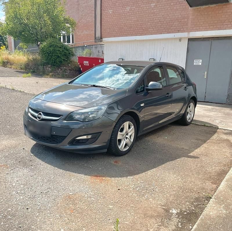 Gebraucht Opel Astra 110 PS (80 kW) 2014 Grau Limousine