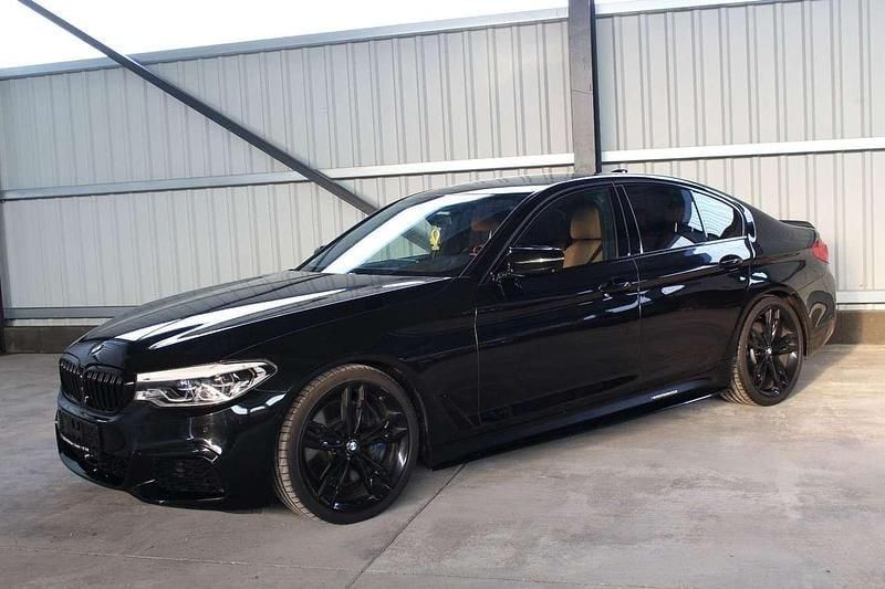 Gebraucht BMW 550 462 PS (339 kW) 2019 Saphirschwarz Limousine