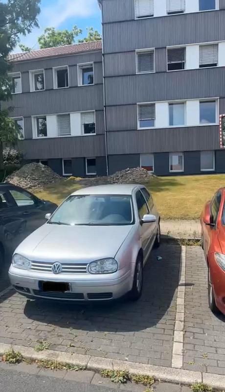 Silber Gebraucht 2003 VW Golf IV Kleinwagen | 650 € (Superpreis) - Bild 1/1