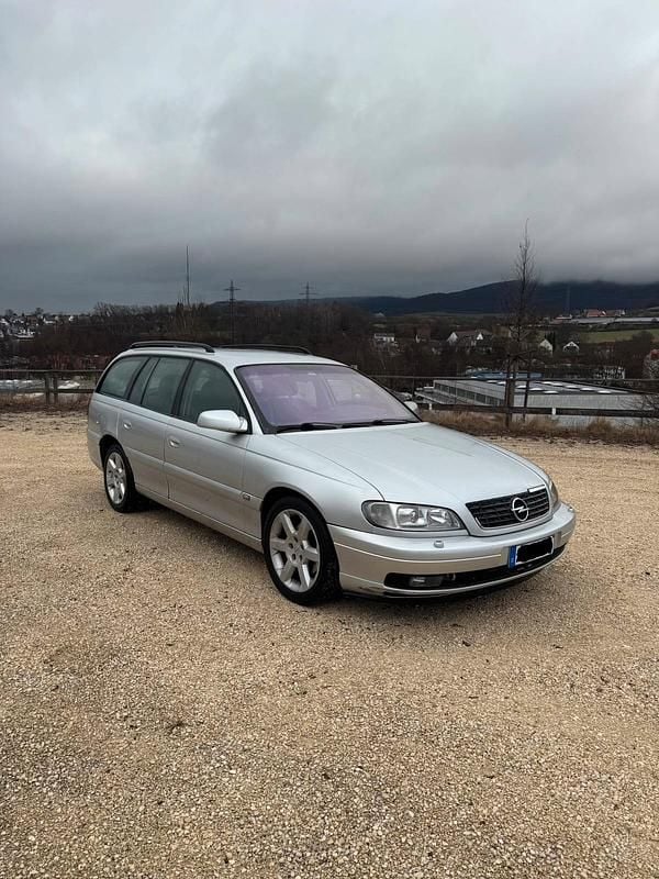 Gebraucht Opel Omega 150 PS (110 kW) 2001 Silber Kombi