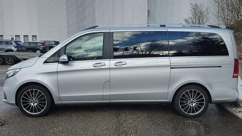 Gebraucht Mercedes V300 Avantgarde Edition 239 PS (175 kW) 2021 Silber Van / Kleinbus