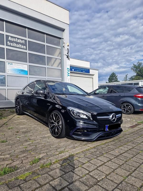 Schwarz Gebraucht 2018 Mercedes CLA45 AMG AMG Coupé | 36.500 € (Teuer) - Bild 1/4