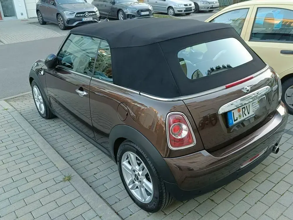 Gebraucht Mini Cooper Cabriolet 122 PS (89 kW) 2011 Braun Cabrio