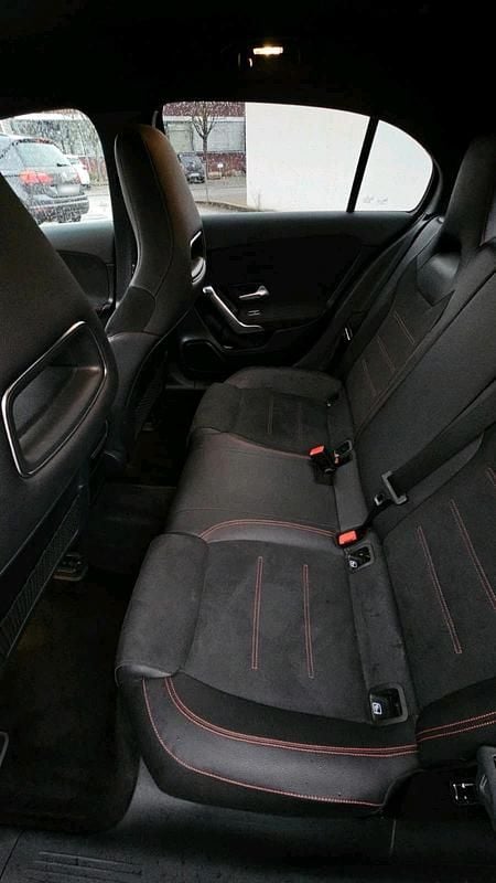 Gebraucht Mercedes A180 AMG line 136 PS (100 kW) 2019 Schwarz Limousine