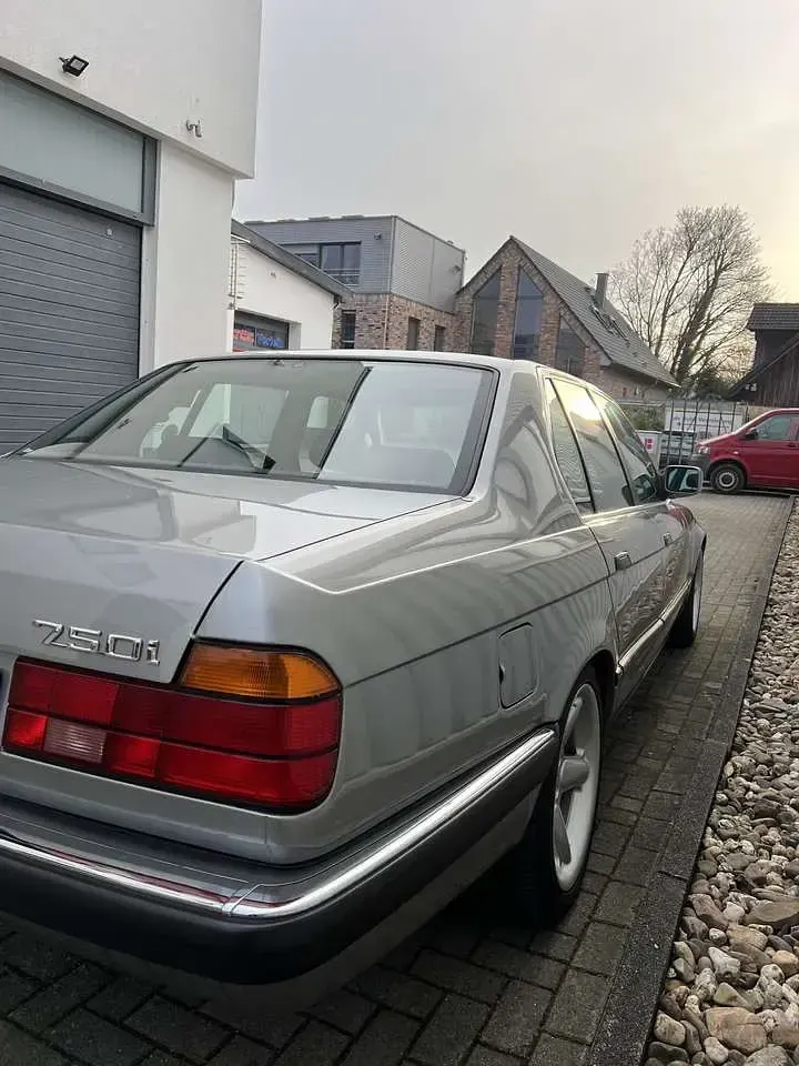 Gebraucht BMW 750 299 PS (219 kW) 1988 Limousine