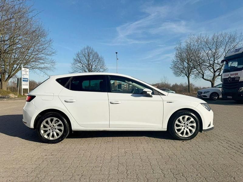 Gebraucht Seat Leon Style 150 PS (110 kW) 2014 Weiß Limousine