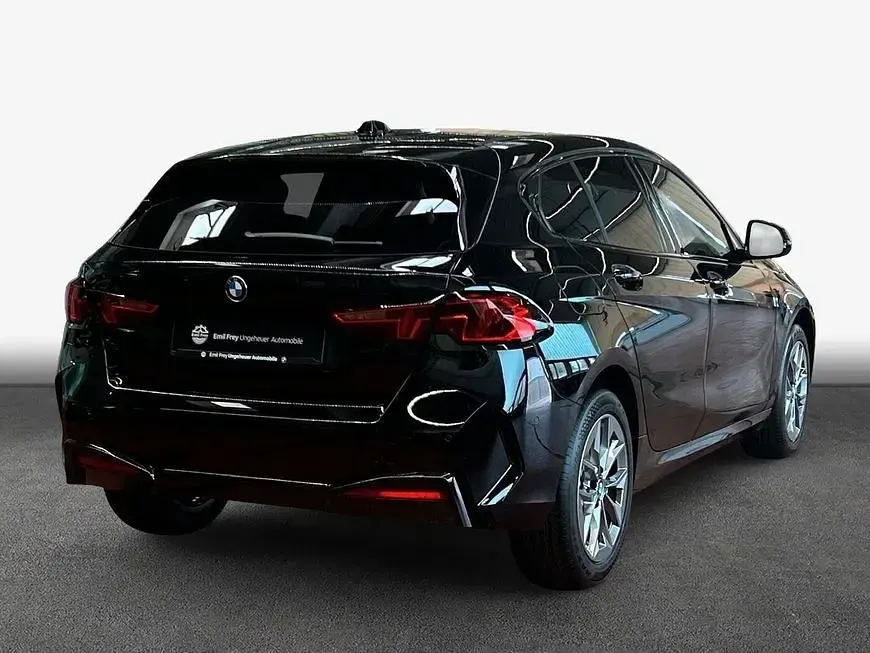 Neu BMW 116 Sport Line 122 PS (89 kW) 2026 Schwarz Kleinwagen
