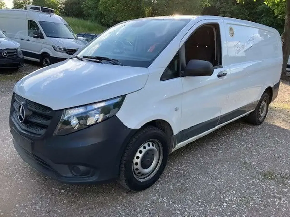 Gebraucht Mercedes Vito 102 PS (75 kW) 2022 Weiß Van