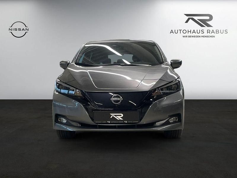 Gebraucht Nissan Leaf Tekna 110 kW (150 PS) 2022 Grau Kleinwagen