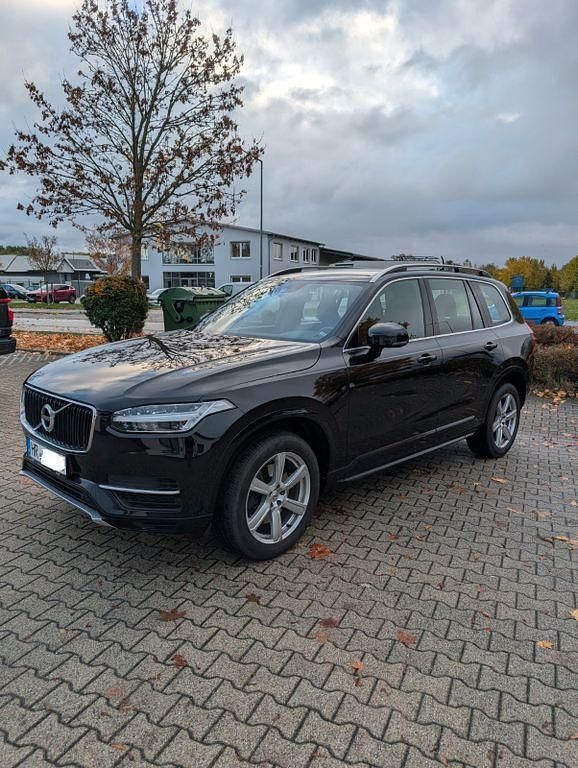 Schwarz Gebraucht 2019 Volvo XC90 Momentum SUV | 22.995 € (Superpreis) - Bild 1/4