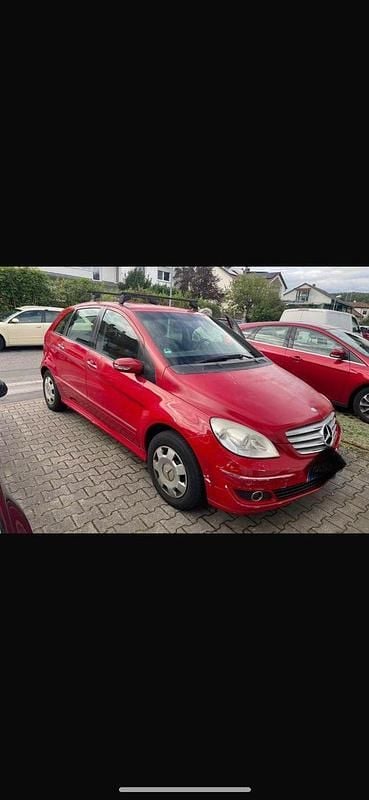 Rot Gebraucht 2006 Mercedes 220 Kombi | 850 € - Bild 1/4