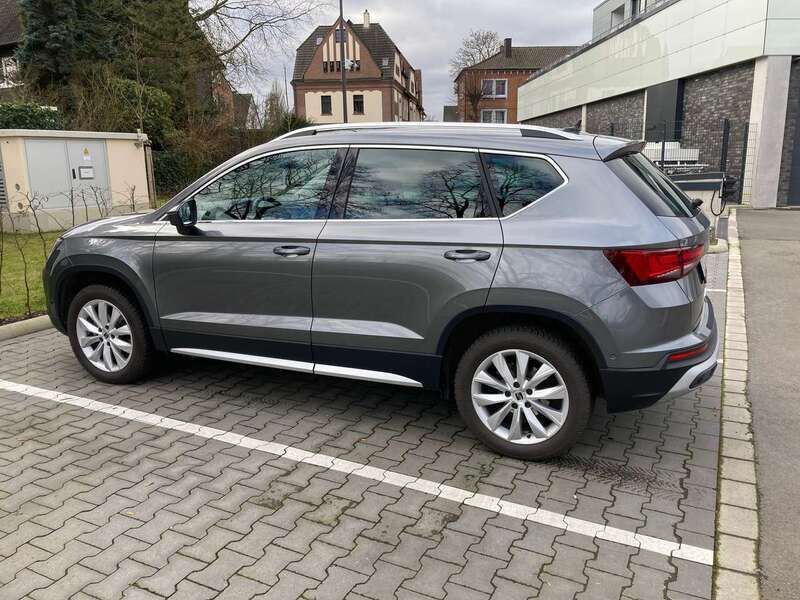 Grau Gebraucht 2024 Seat Ateca Xperience SUV | 30.750 € (Fairer Preis) - Bild 1/4