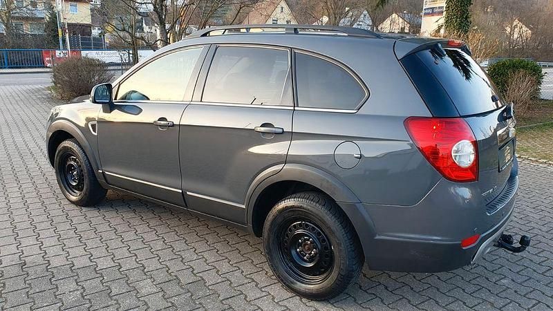 Gebraucht Chevrolet Captiva LT 150 PS (110 kW) 2010 Grau SUV
