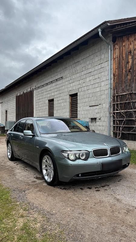 Gebraucht BMW 745 333 PS (244 kW) 2004 Grün Limousine