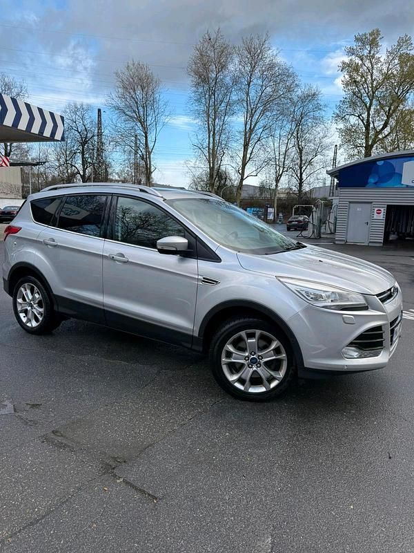 Gebraucht Ford Kuga 163 PS (119 kW) 2013 Silber SUV