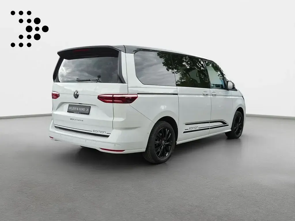Gebraucht VW Multivan Life 150 PS (110 kW) 2024 Candyweiß Van / Kleinbus