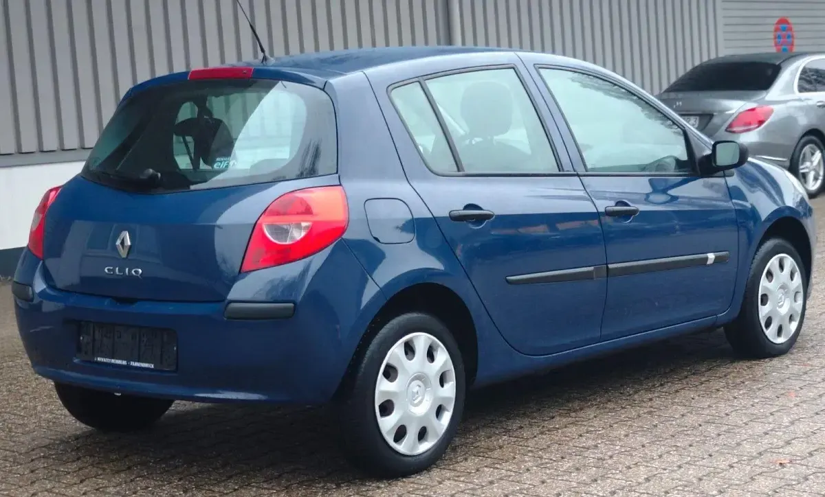 Gebraucht Renault Clio 65 PS (47 kW) 2007 Blau Kleinwagen