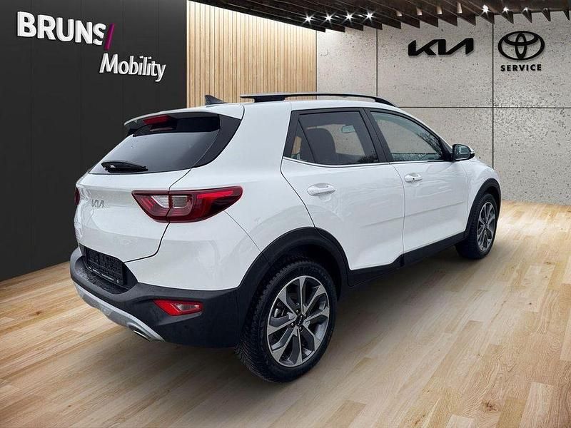 Gebraucht Kia Stonic Spirit 101 PS (74 kW) 2025 Weiß SUV