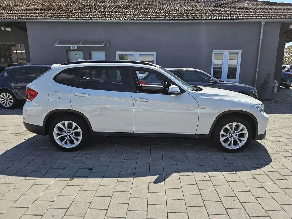 Gebraucht BMW X1 Sport Line 184 PS (135 kW) 2015 Weiß SUV
