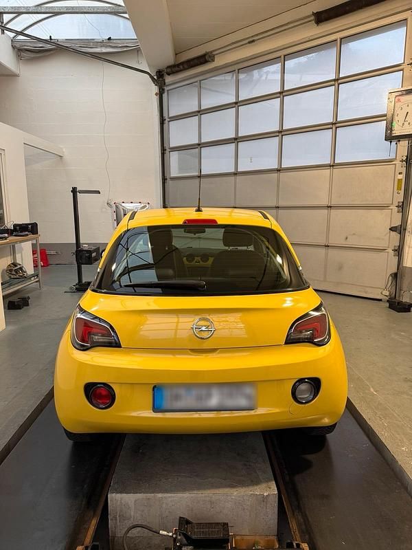 Gelb Gebraucht 2012 Opel Adam Kleinwagen | 6.850 € (Fairer Preis) - Bild 1/4